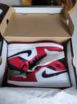 Air Jordan 1 Chicago Mid