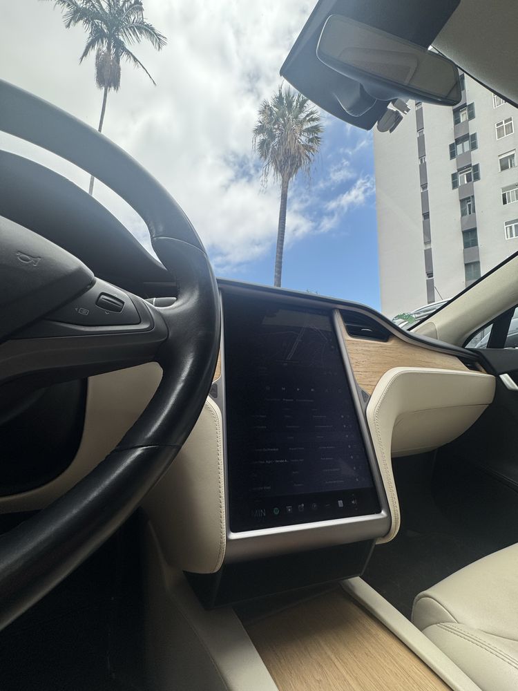 Tesla model S 75d
