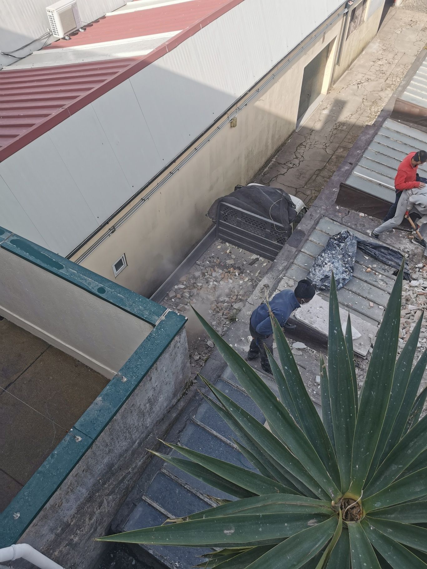 Demolições e recolha de entulhos de obras