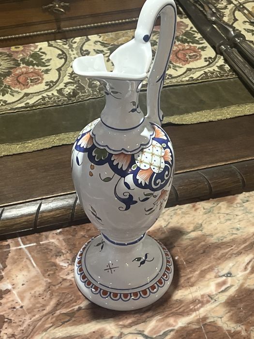 Stary dzbanek recznie malowany