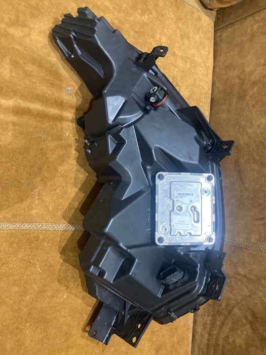 Фара Форд експлорер 6 , 2020, 2021, 2022, 2023, 2024, 2025 рік