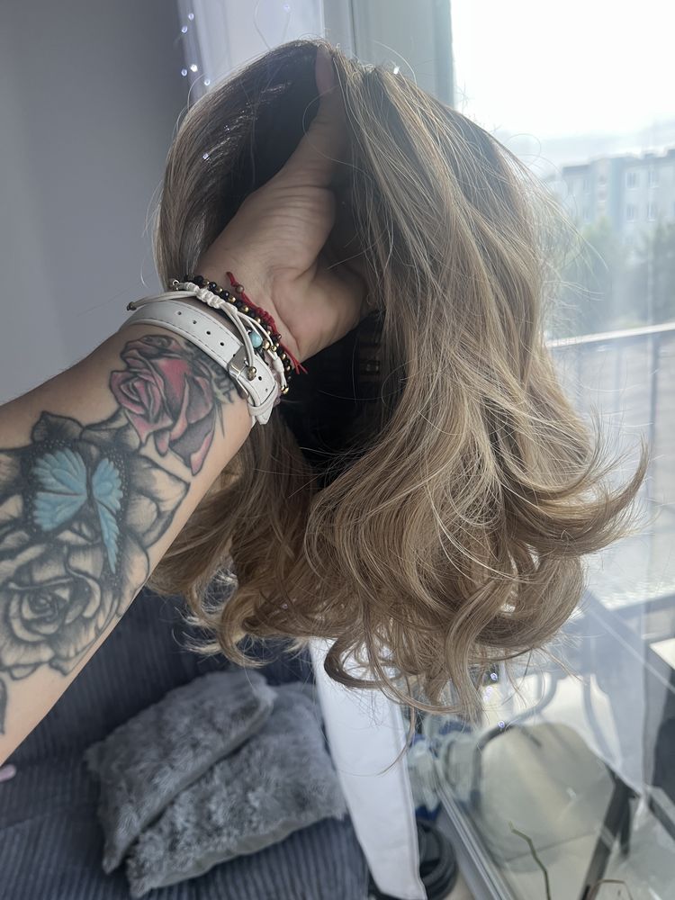 Peruka syntetyczna blond mega
