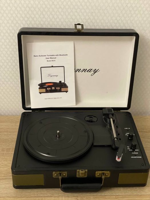 вініловий програвач Trynnay Turntable R610 в стилі ретро-валізи