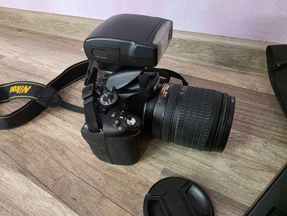 Nikon D5100 AF-S 18-105 G ED VR