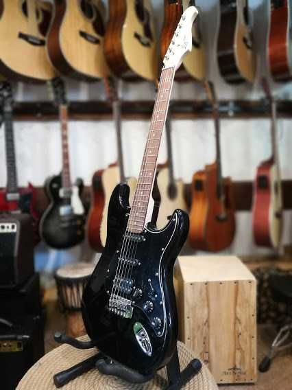 Ever Play ST-2 BK/BK gitara elektryczna typu stratocaster ST2 SSH