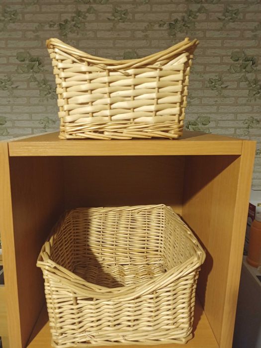 Dwa koszyki wiklinowe
