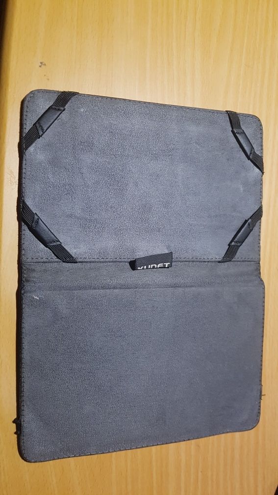 Duas capas de tablet universais