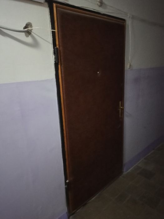 Металлические входные двери-940×1940мм.Уже демонтированы.