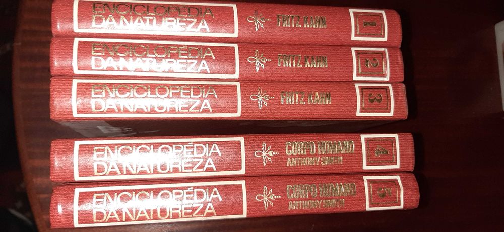Livros enciclopédia da natureza