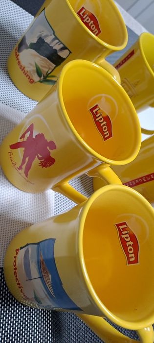 Набір колекційних чашок з логотипом"Lipton"