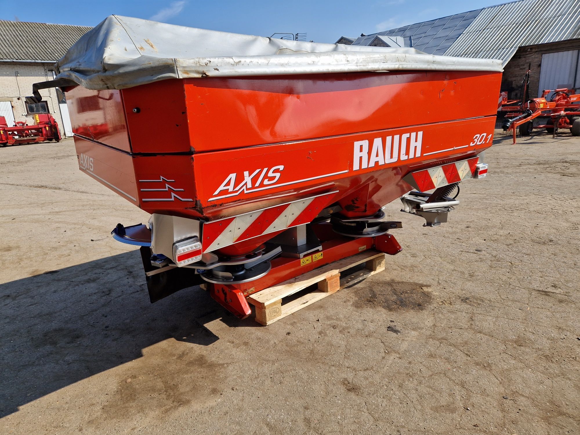Rozsiewacz KUHN RAUCH AXIS 30.1 nie amazone sulky