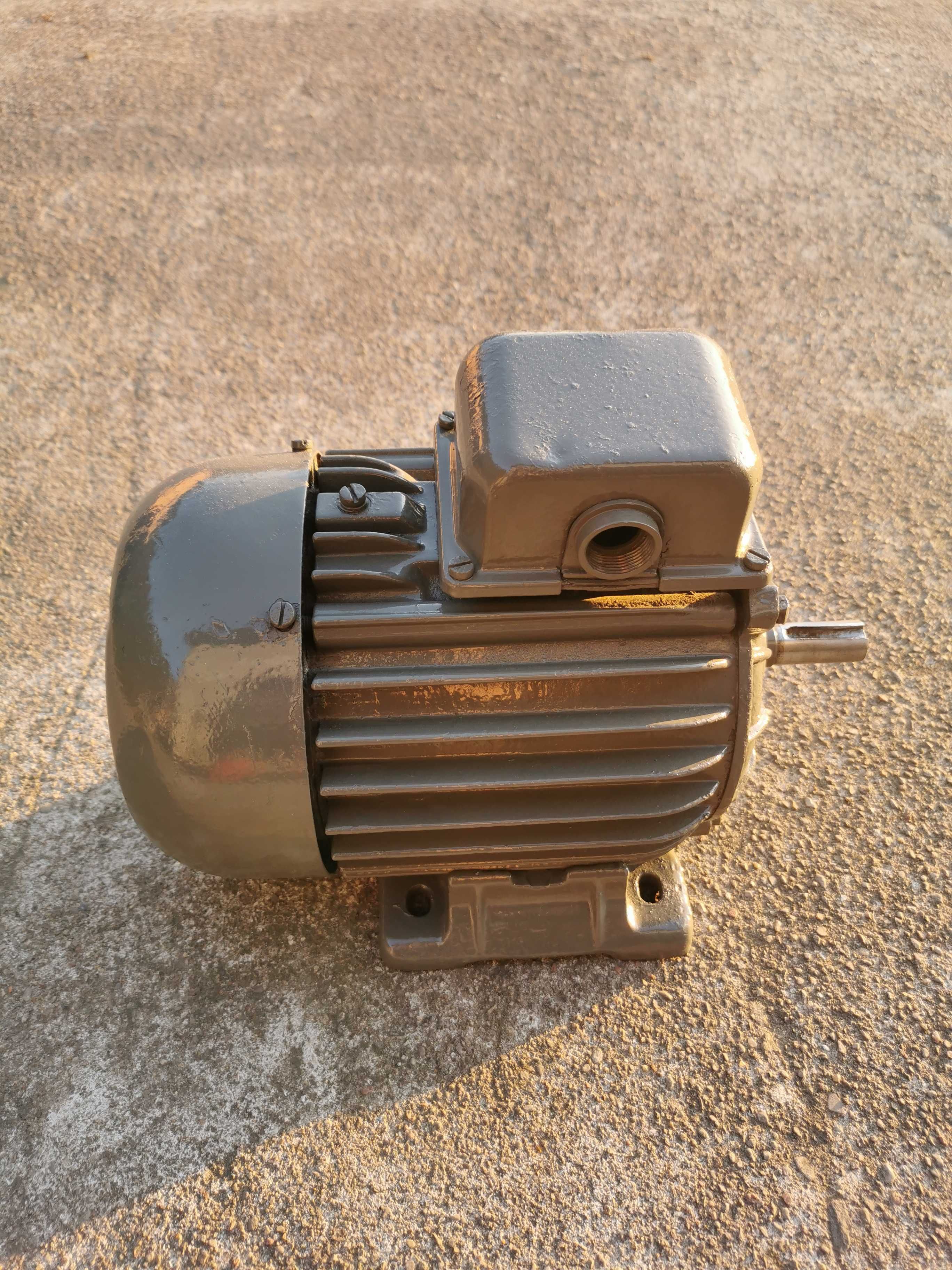 Silnik elektryczny 3 fazowy 380V 0.8kw, 1400 obr/min Polski