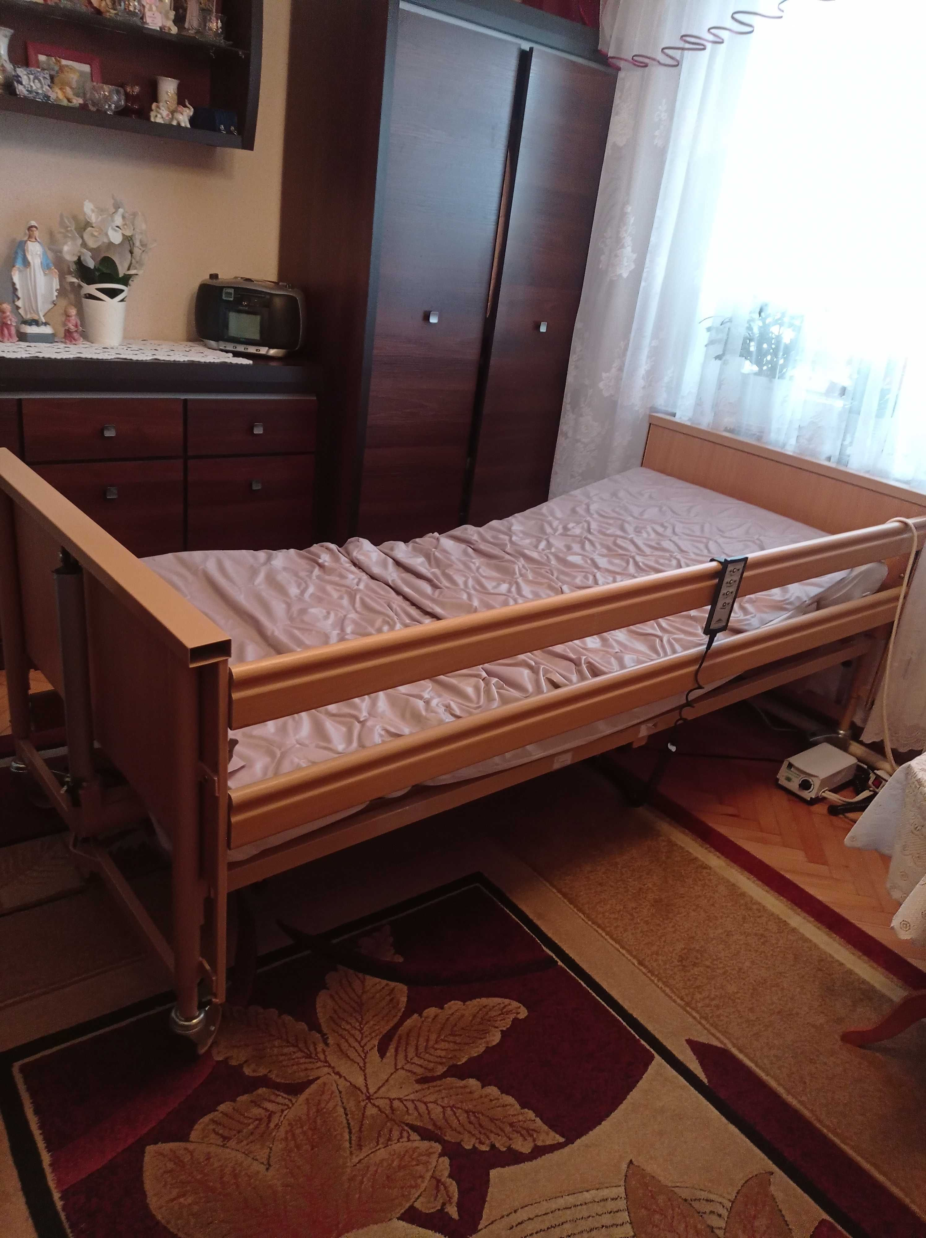 łóżko rehabilitacyjne + materac przeciwodleżynowy.