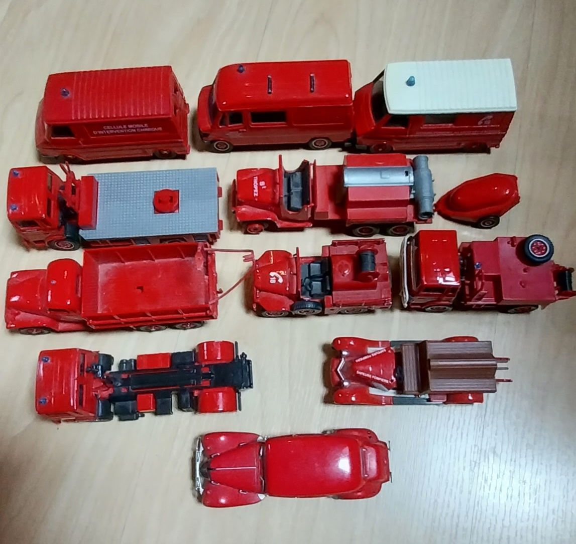 Lote de 12 miniaturas de carros de Bombeiros da Solido