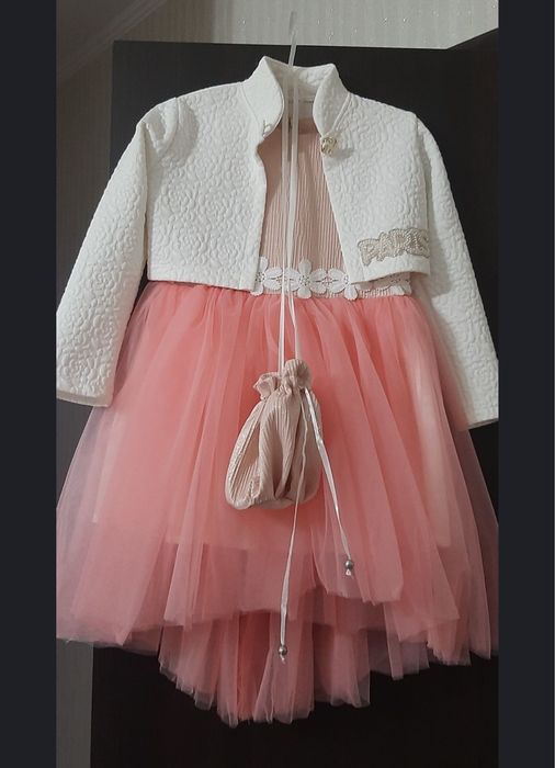 Святкова сукня на дівчинку