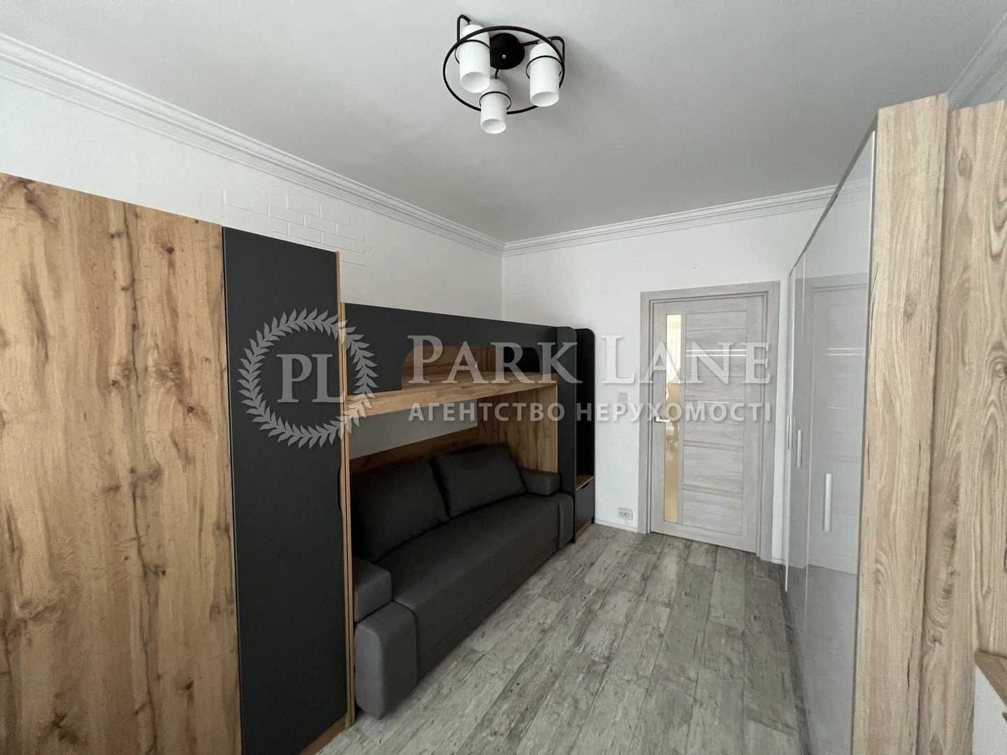 Продаж 3-кімнатної квартири, вул. Дмитрівська, 60/19, клубний будинок