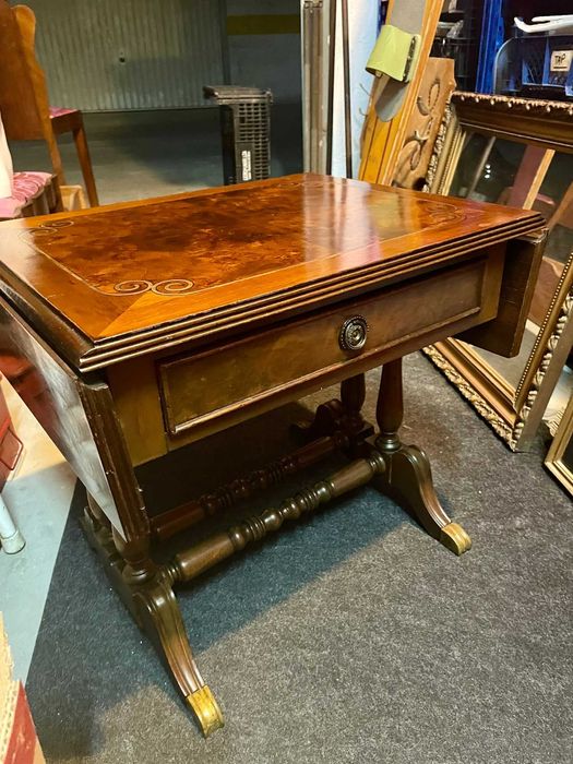 Mesas de apoio em madeira, formica ou metal, antigas e vintage