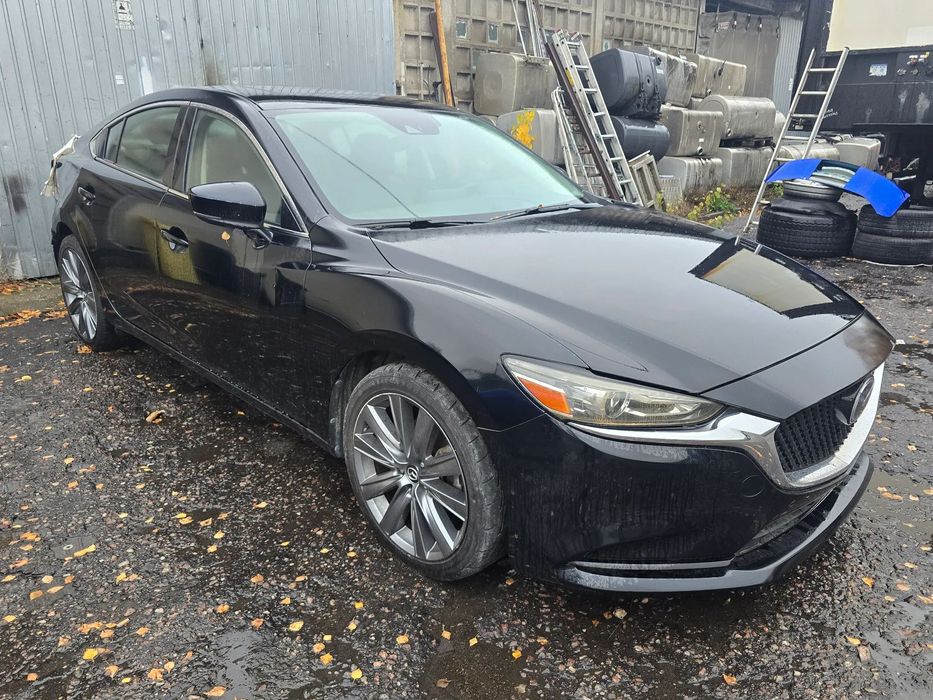 Mazda 6 Uszkodzony tył -pali jezdzi!