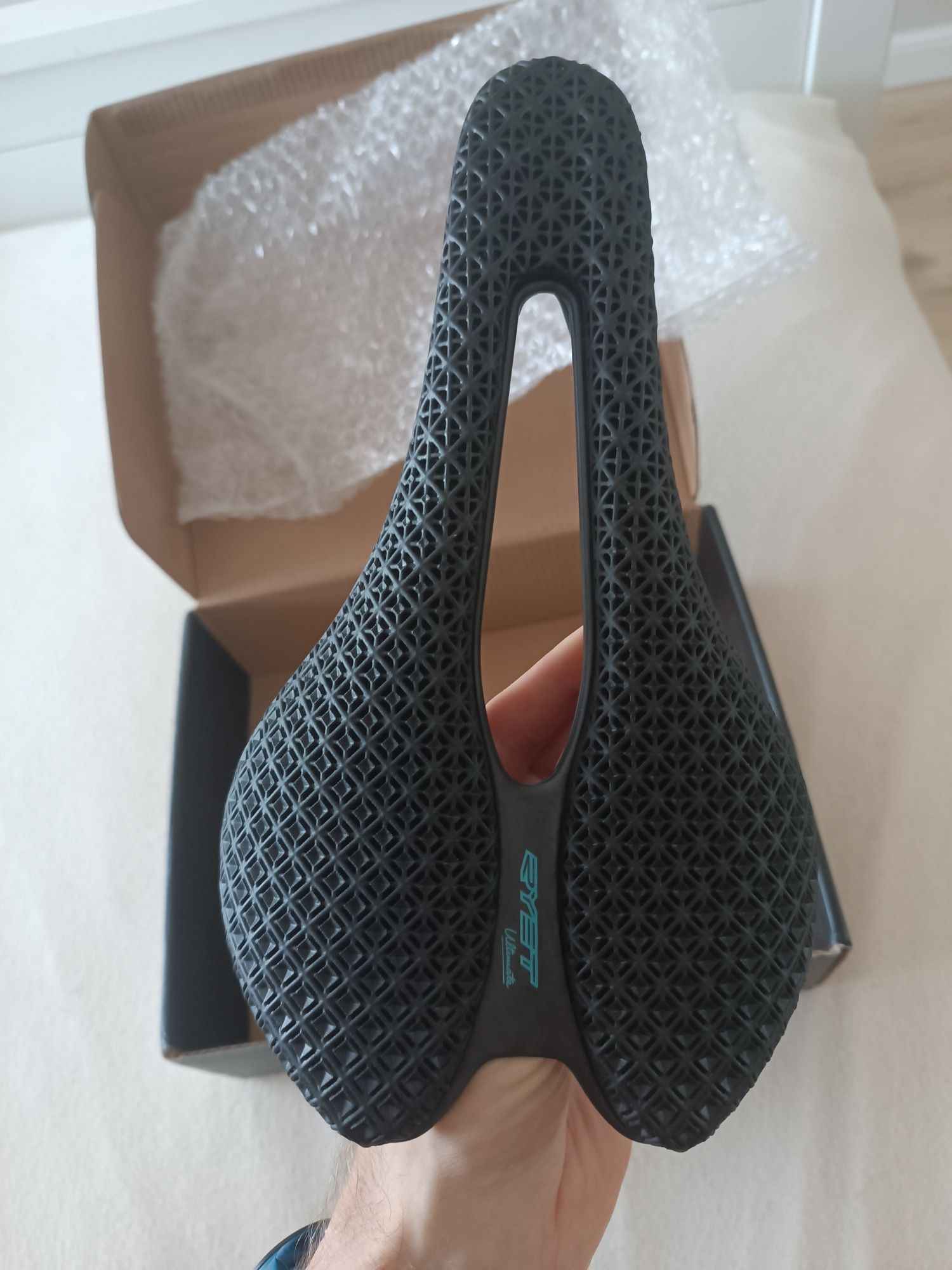 Siodełko rowerowe Ryet Full Carbon Nowe
