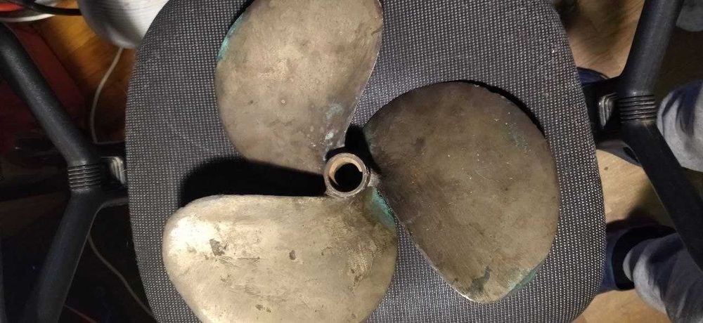 Гребні гвинти для катера (човна)