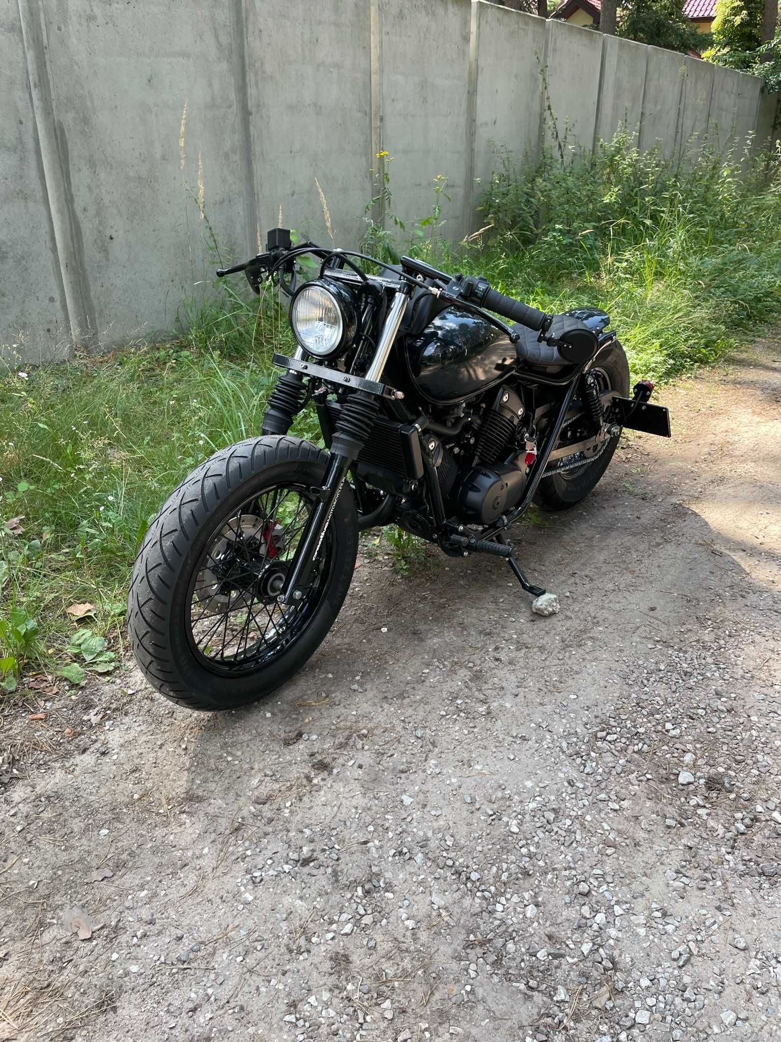 Honda Shadow VT 125 Bobber Custom kat b