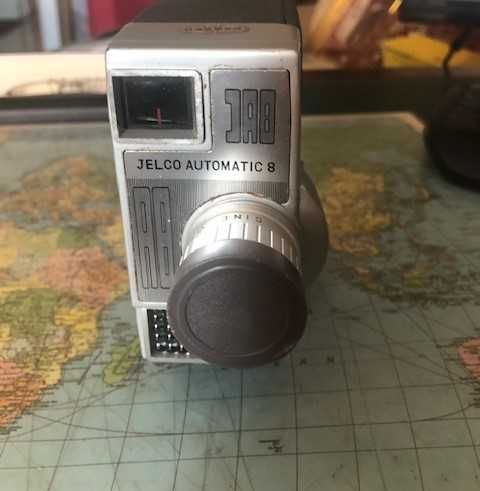 Maquina de filmar vintage, marca Jelco Automatic 8, antiquíssima
