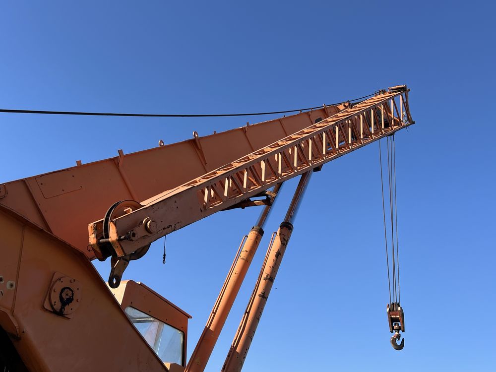 Grua Grove RT65S todo o terreno de 35 toneladas