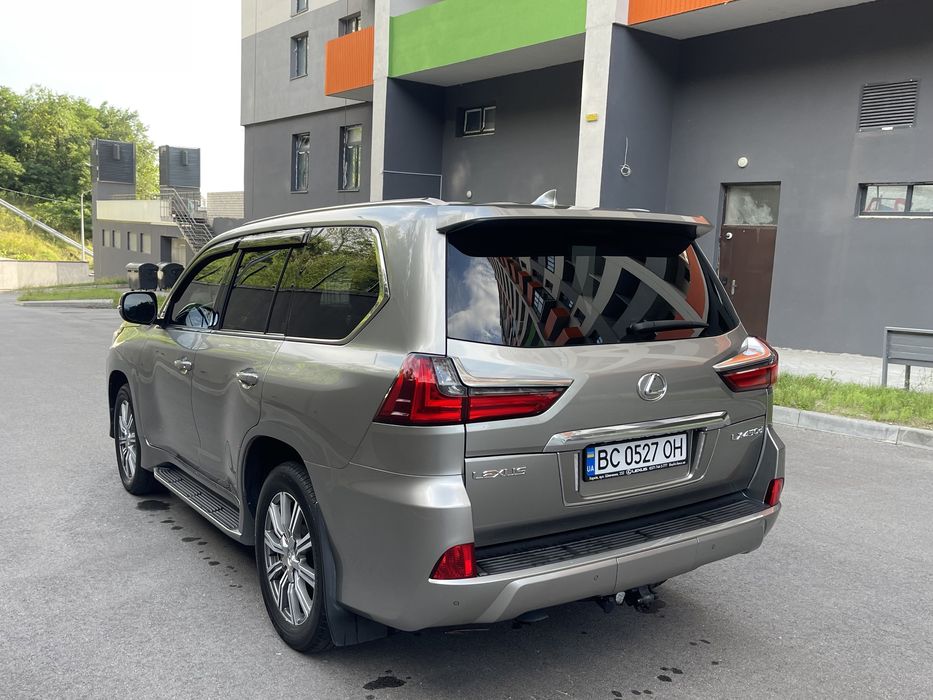 Продам официальный автомобиль Lexus LX 450