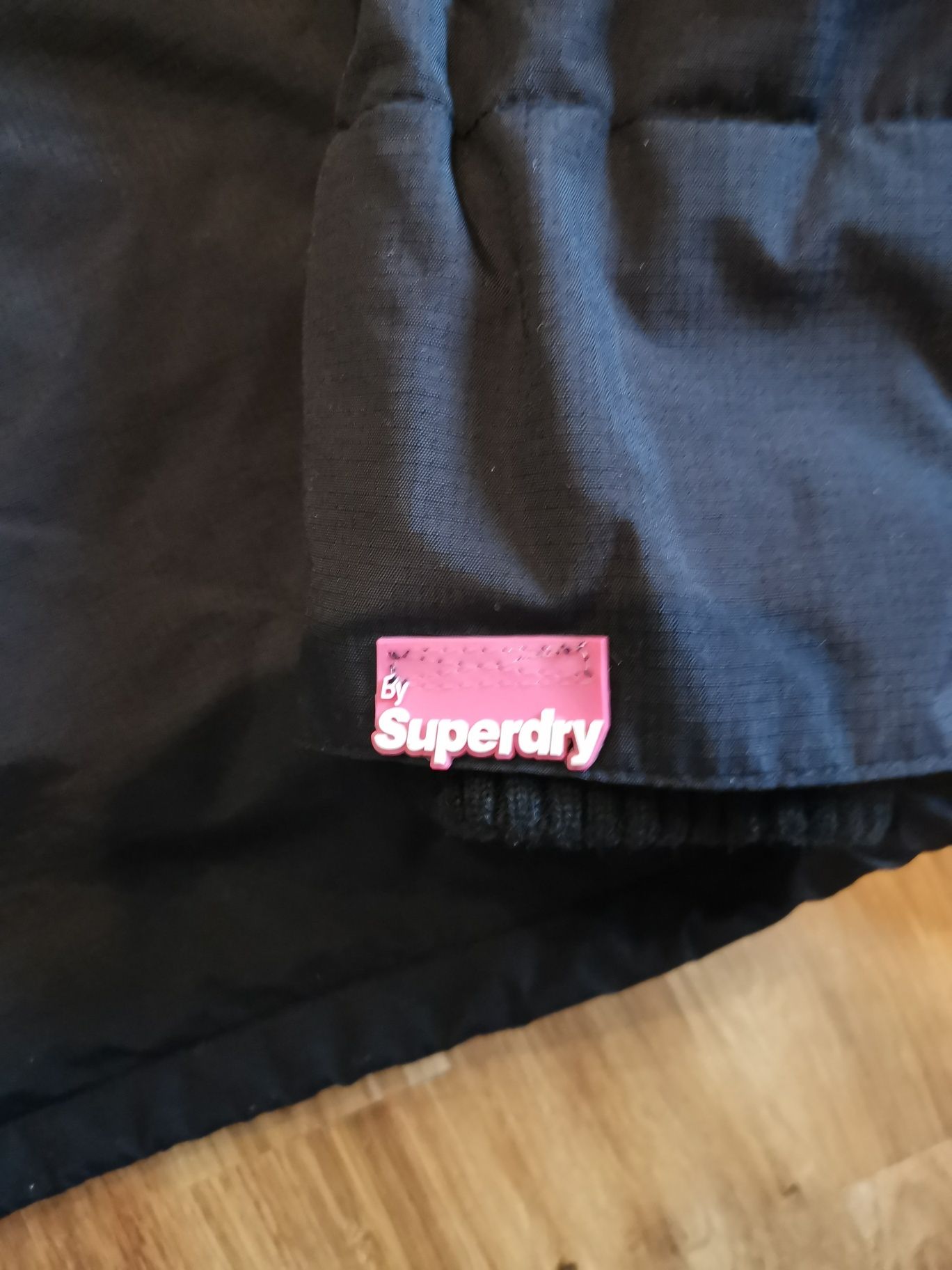 Ocieplana kurtka Superdry