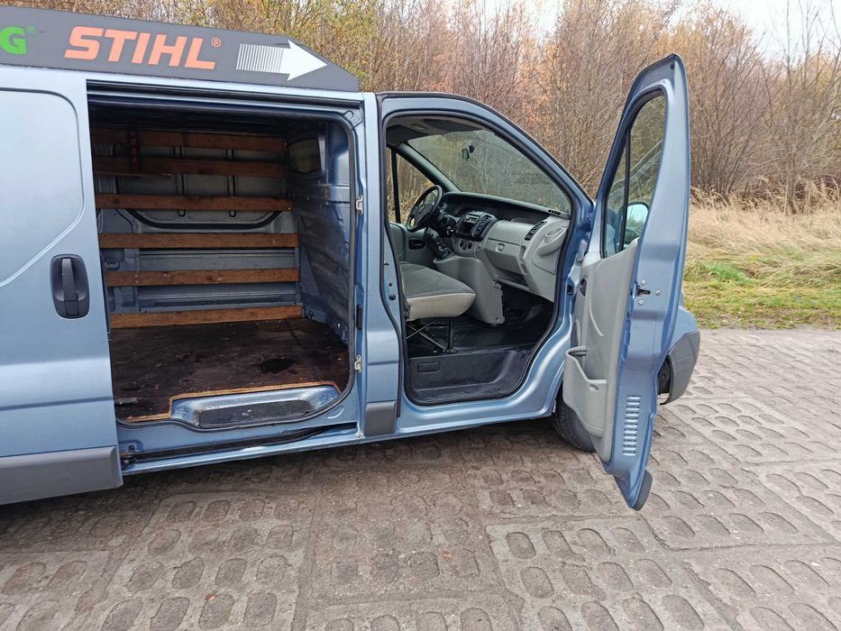 Opel Vivaro Long Rok 2009 L2 H1 Klimatyzacja