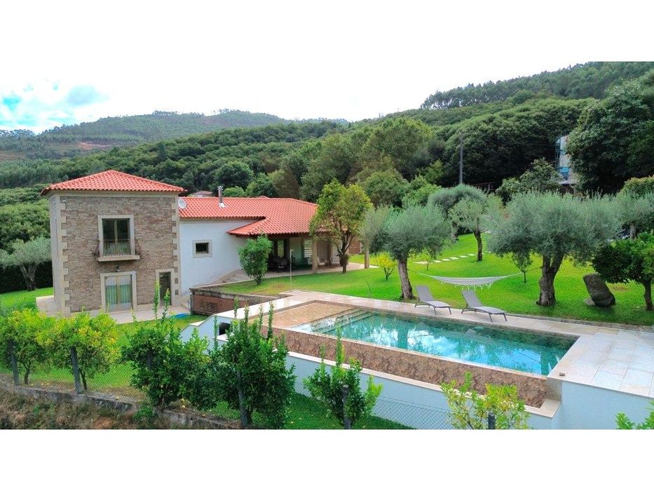 Moradia T4 com Piscina - Queijada, Ponte de Lima