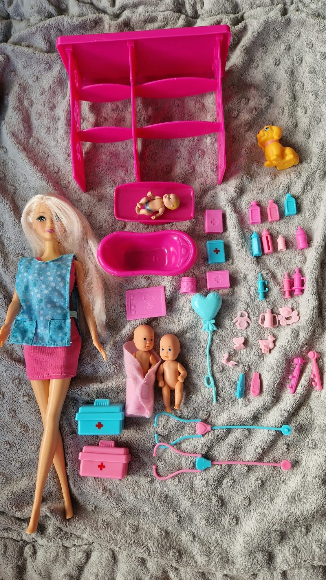 Zestaw Barbie lekarka z akcesoriami