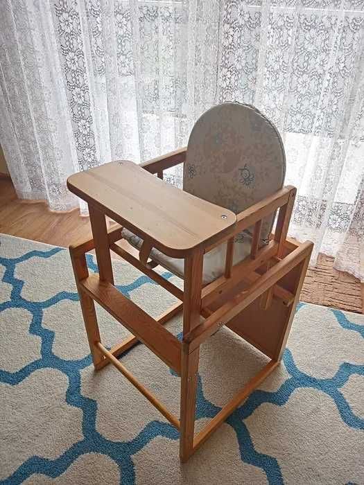 krzesełko ze stolikiem dla dziecka