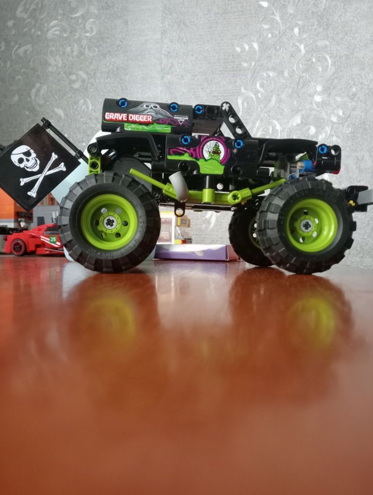 Конструктор LEGO 42118 Technic Monster Jam Grave Digger  машина  21