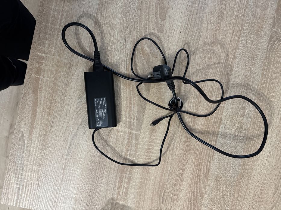 Zasilacz do laptopa / nieoryginalny YDSPD90 / USB C