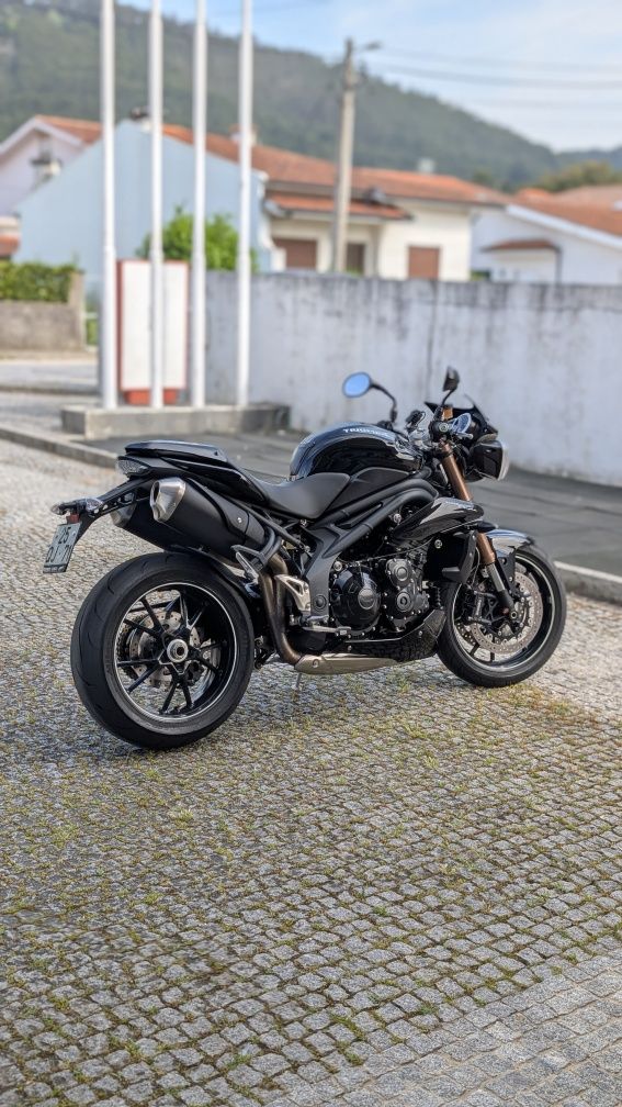Triumph Speed Triple 1050 94