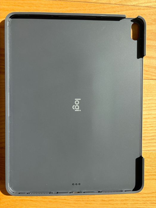 Logitech Combo Touch Klawiatura do iPad Air 13 cali