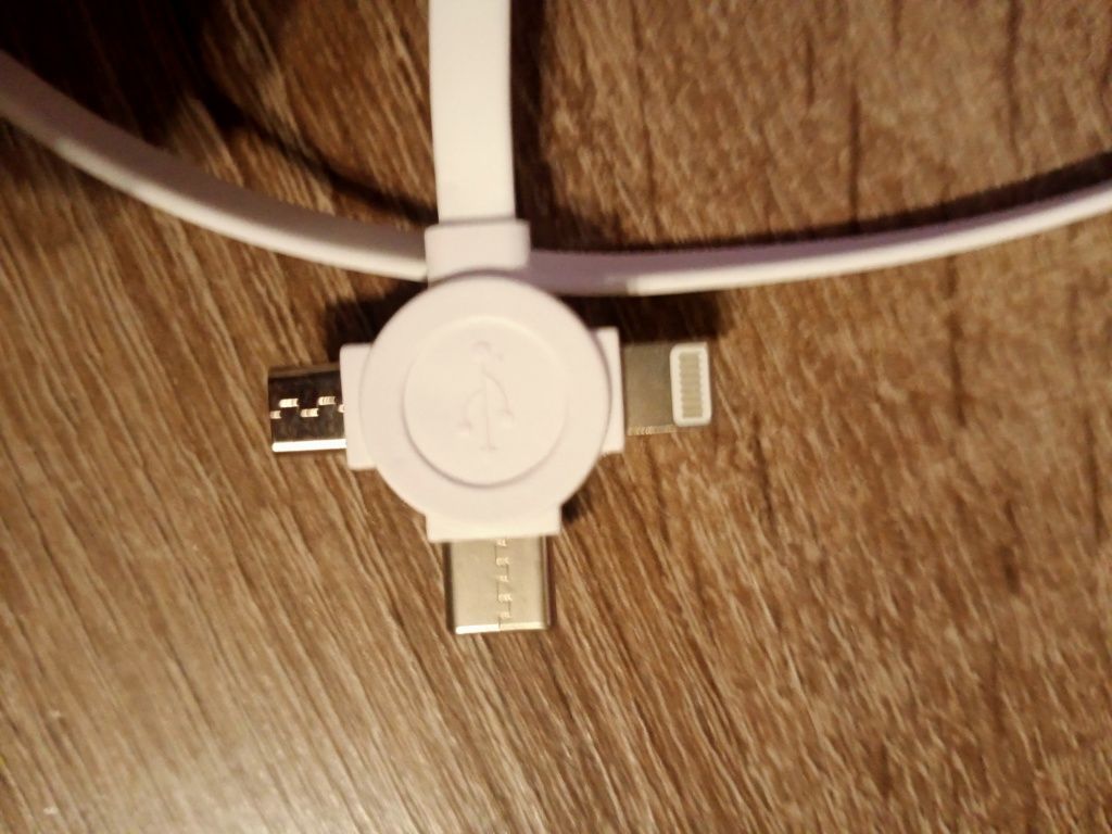 Kabel USB --> Lightning/microUSB/USB-C