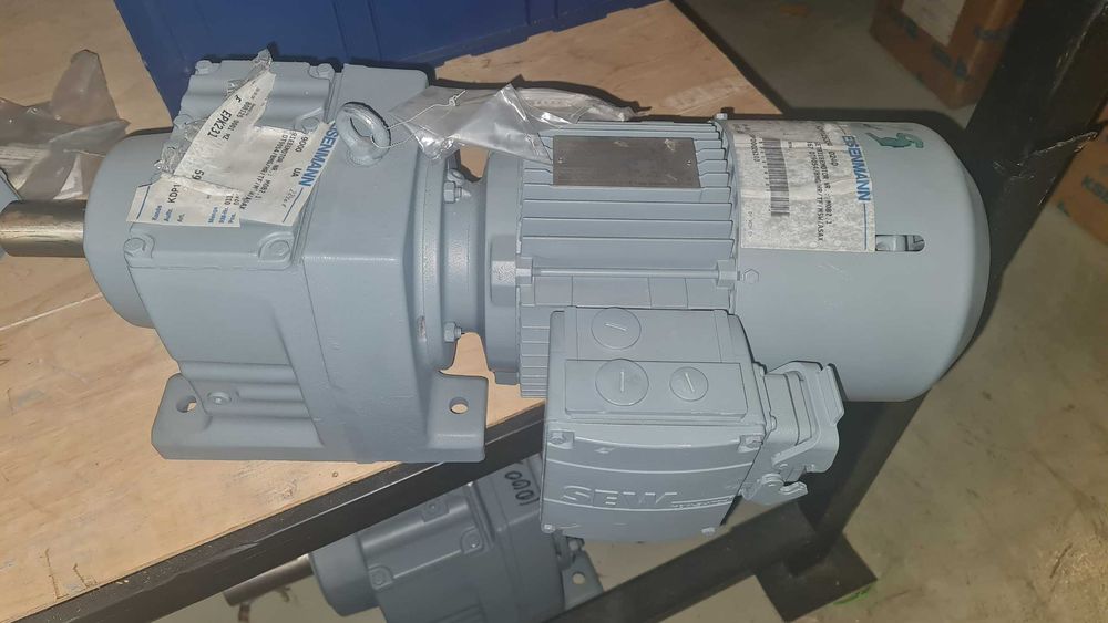 Мотор-редуктор SEW 1,1 кВт 19 об/хв з гальмом НОВИЙ