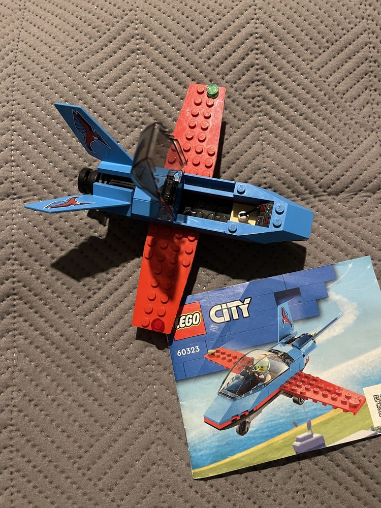 Самолеты Lego 60177  и 60323