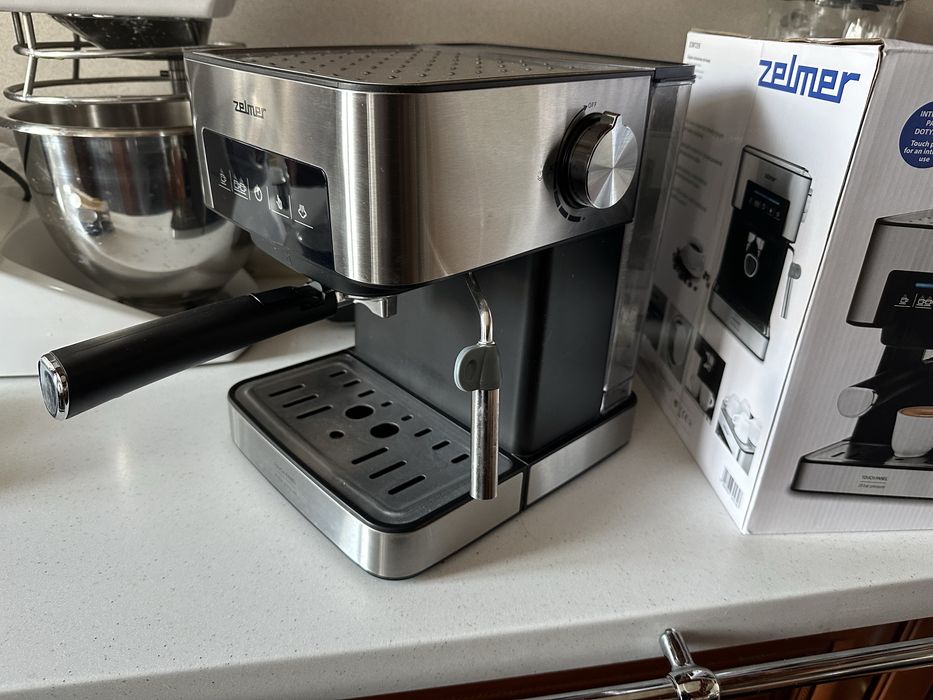 Кавомашина Zelmer ZCM7255 кофе машина