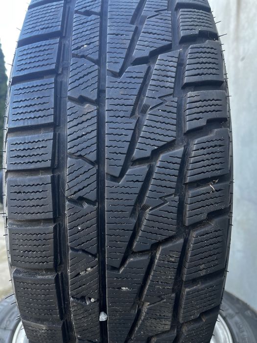 Зимні шинив зборі з дисками на BMW є 38