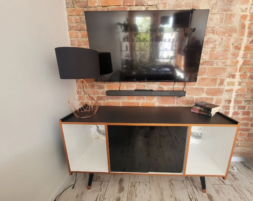 Komoda z czasów PRL