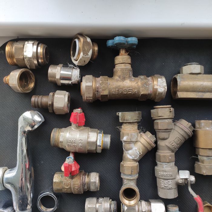 Сантехника,краны,гайки,повороты,муфты - латунь