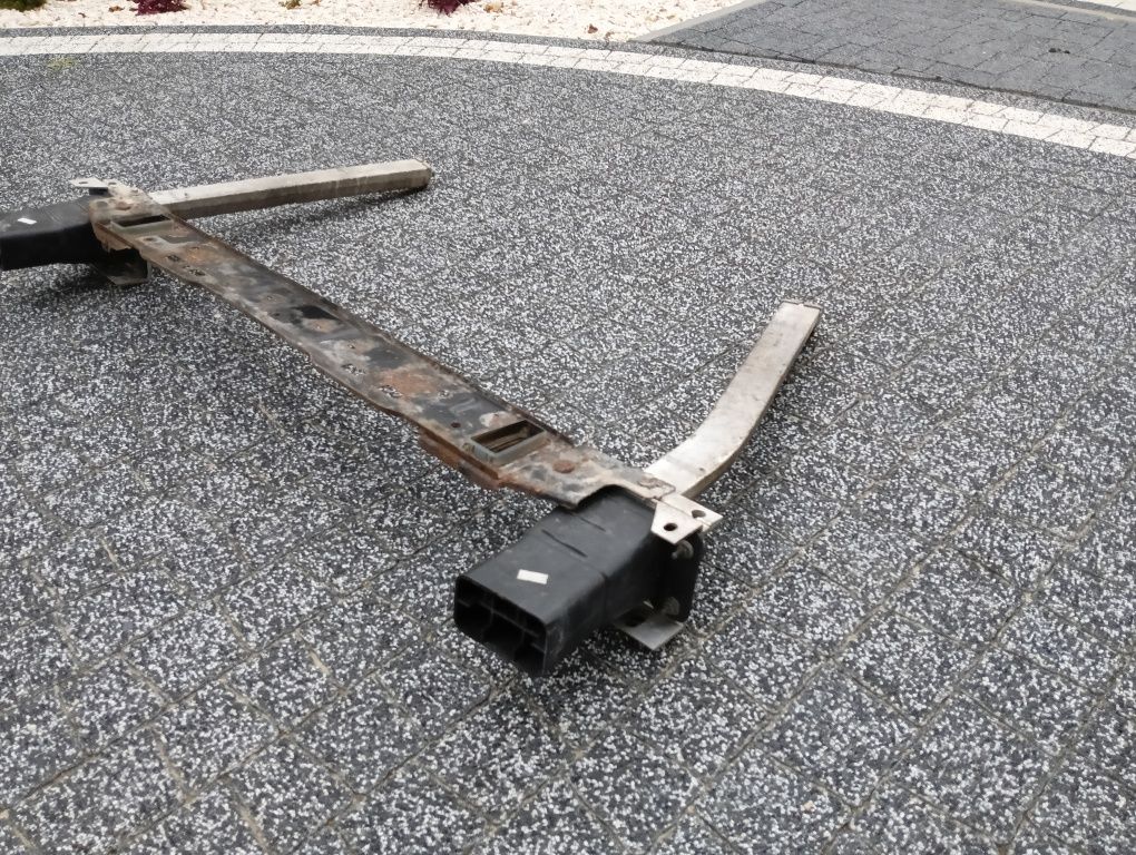 Citroen C4 Grand Picasso II belka przednia dolna strefa zgniotu kły