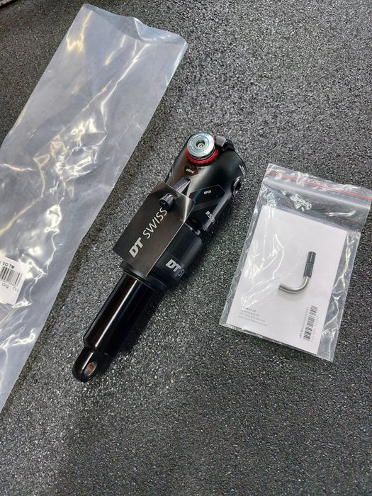 Nowy damper DT SWISS R535 ONE 165x40 Trunnion Remote 3P