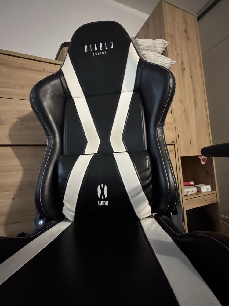 Fotel DIABLO CHAIRS X-Horn (L) Czarno-biały