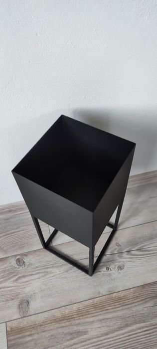 Kwietnik metalowy loft