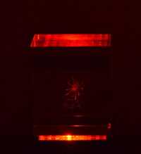 Prisma em cristal, com gravação interior, a laser, de TEIA DE ARANHA 3