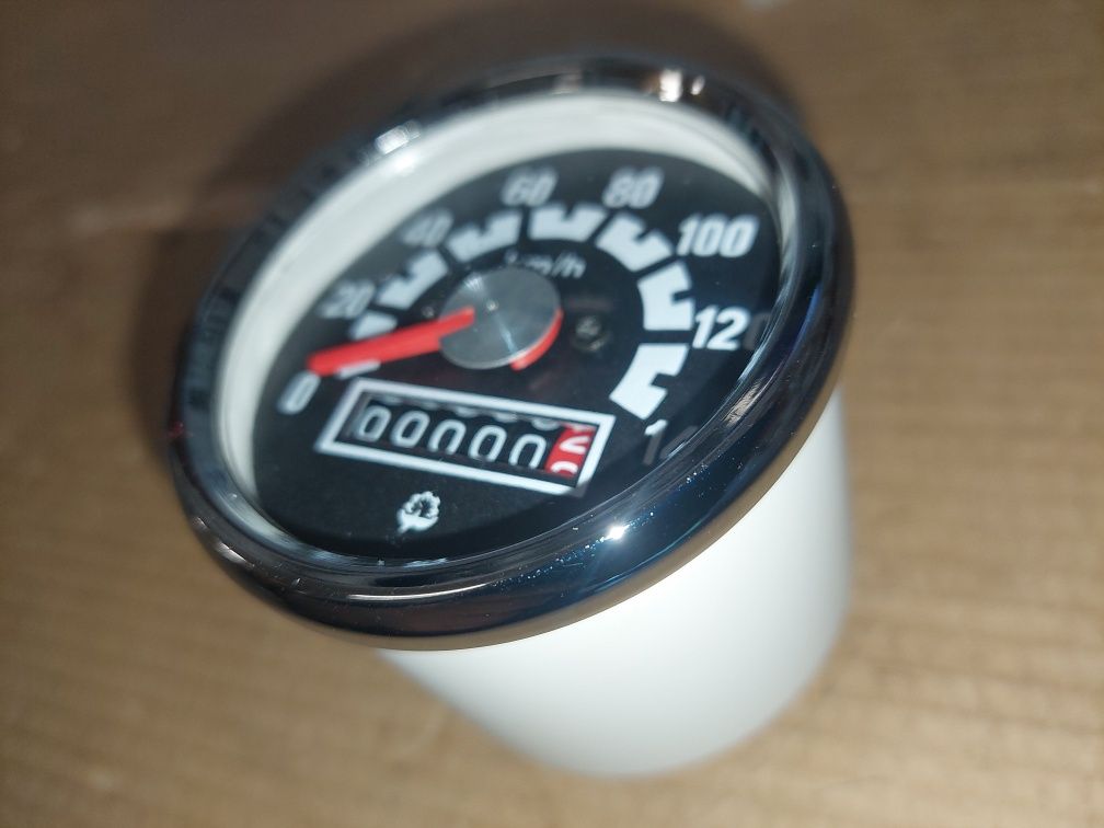 Nowy polski licznik predkosciomierz wsk 125 175 b3 plastikowa lampa